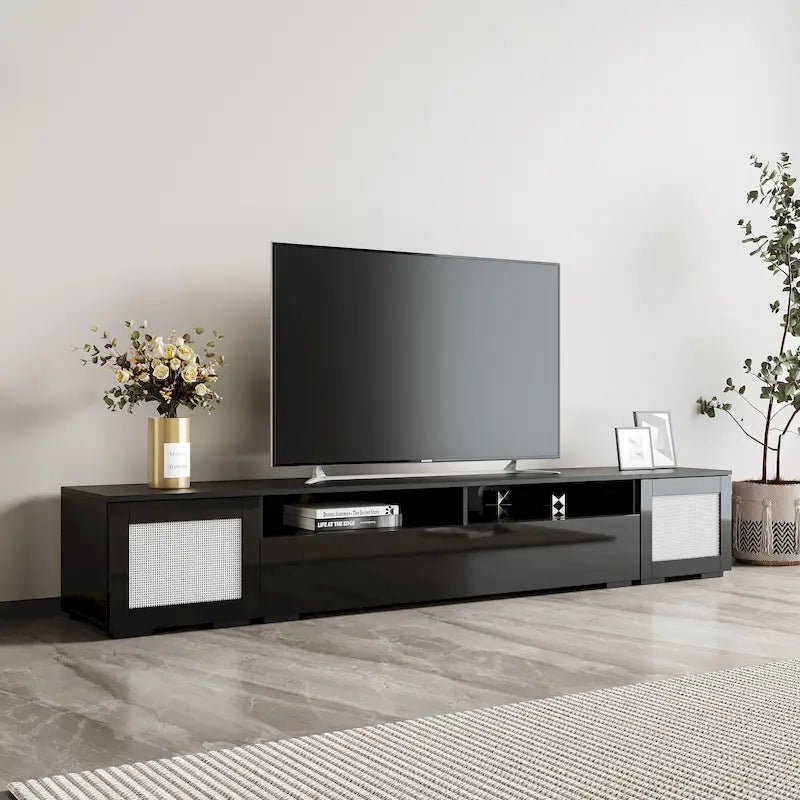 Meuble TV de 82 pouces avec portes à ouverture par pression, décoration en rotin et éclairage LED