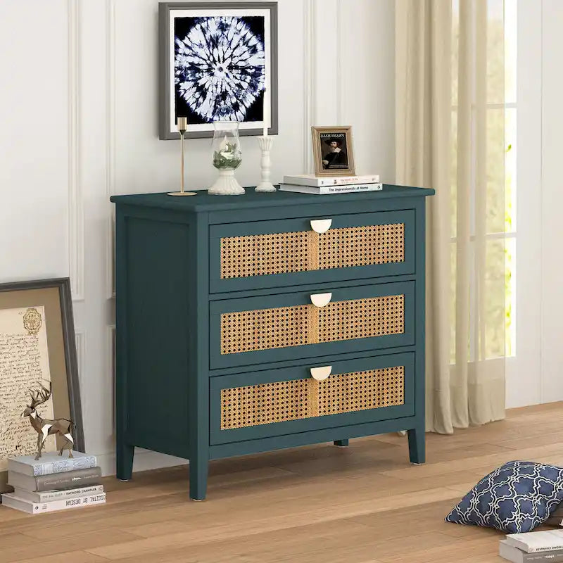 Cassettiera a 3 cassetti con frontale in rattan intagliato
