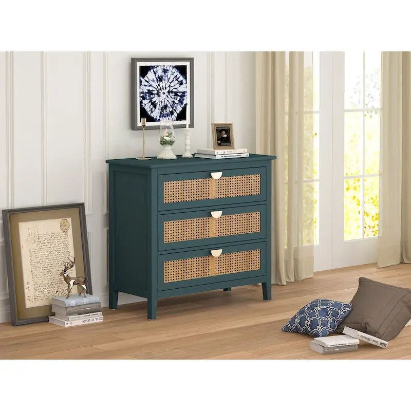 Cassettiera a 3 cassetti con frontale in rattan intagliato