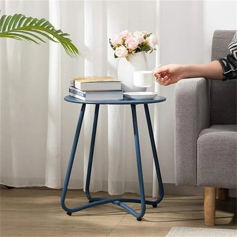 Petite table d'appoint ronde en métal